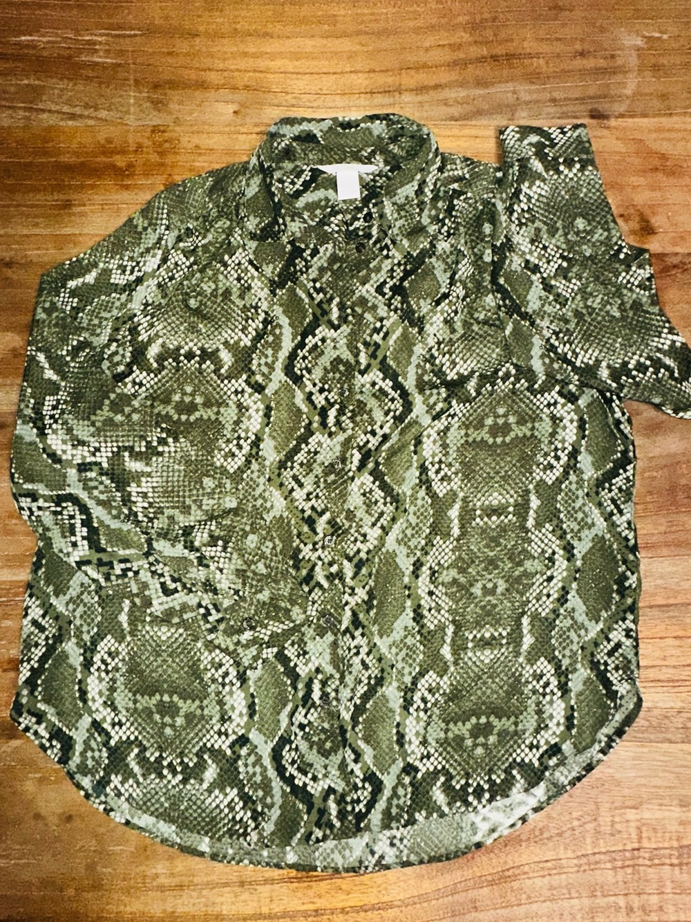 H&M Dark Olive & Cream Snake-Print button down Size: 10